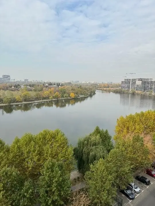Pers fizică - Apartament de vis cu 3 camere şi vedere superba spre lac!