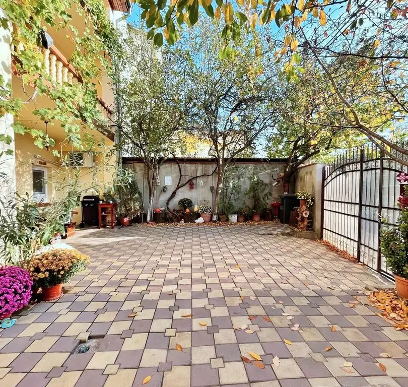 Vilă P+2 cu 4 Apartamente / Spațiu Comercial – PROPRIETAR