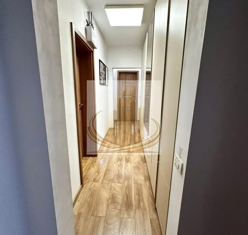 Apartament cu 4 camere si 2 bai | 84 mp | decomandat | zonă centrală