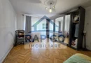 Vand apartament cu 4 camere aproape de centru