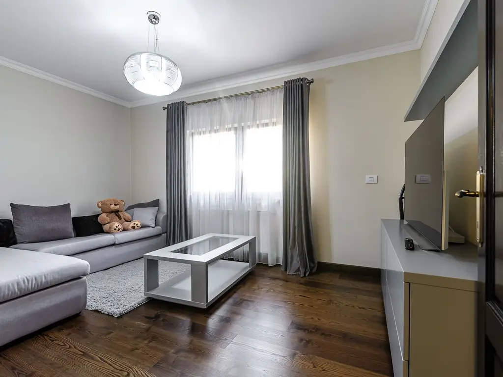 PRET NOU!!! Vilă de Lux în Grădiște