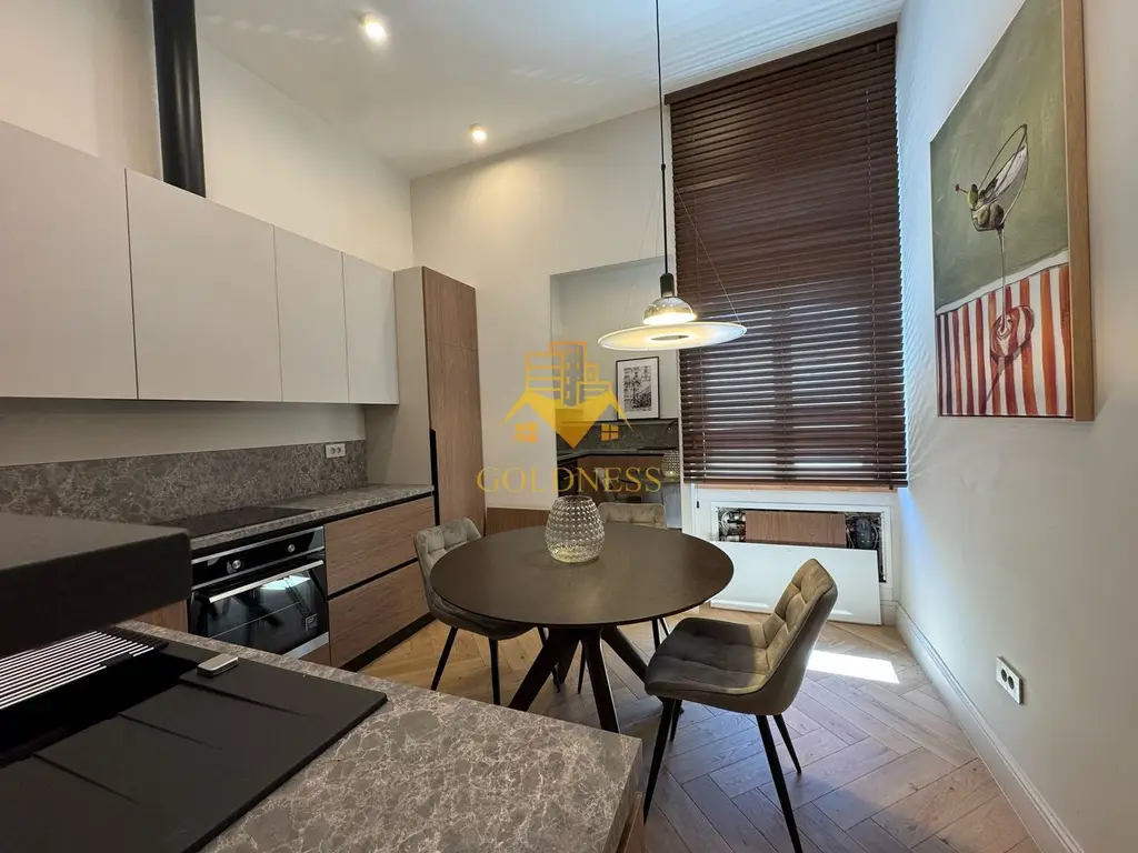 2 camere, Lux, Ultracentral, Parcare, Prima Inchiriere, Piata Unirii