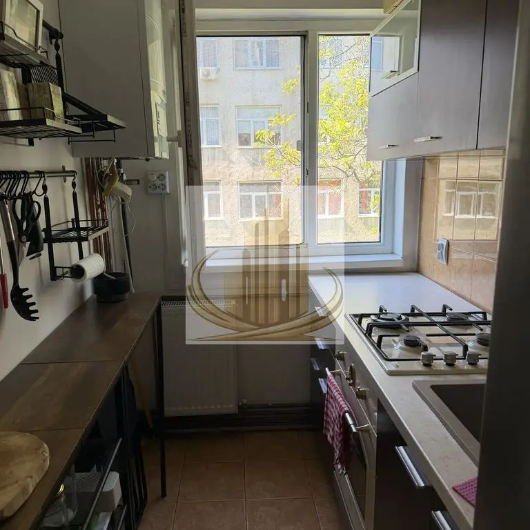 Apartament 3 camere | Zona Dacia | Etaj 2/4 | Confort & Locație Premiu