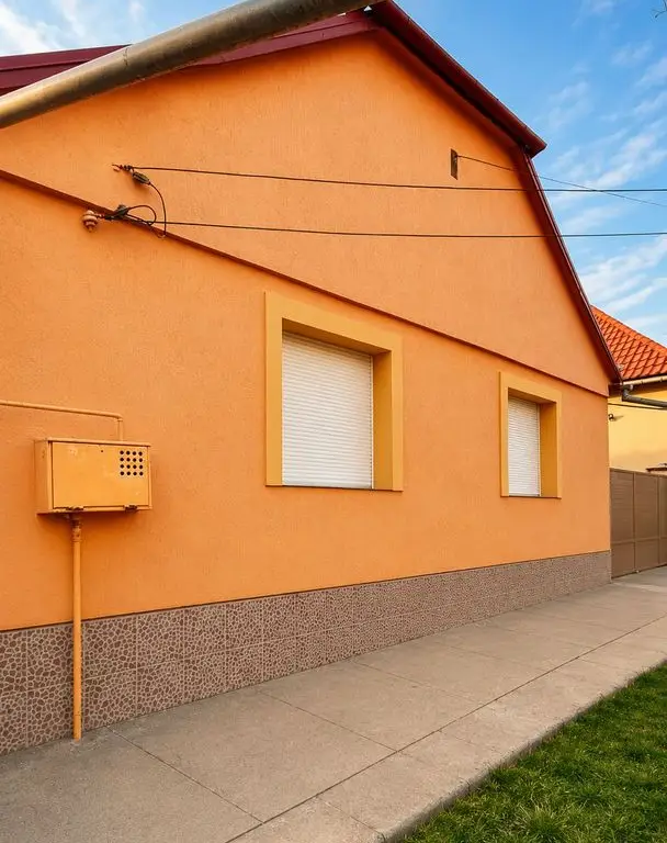 Casă individuală, teren generos de 1.348mp, poziție centrală, Giarmata
