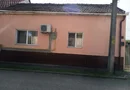 BRASADAS vinde casă 4 cam zona UNIO pentru două familii.