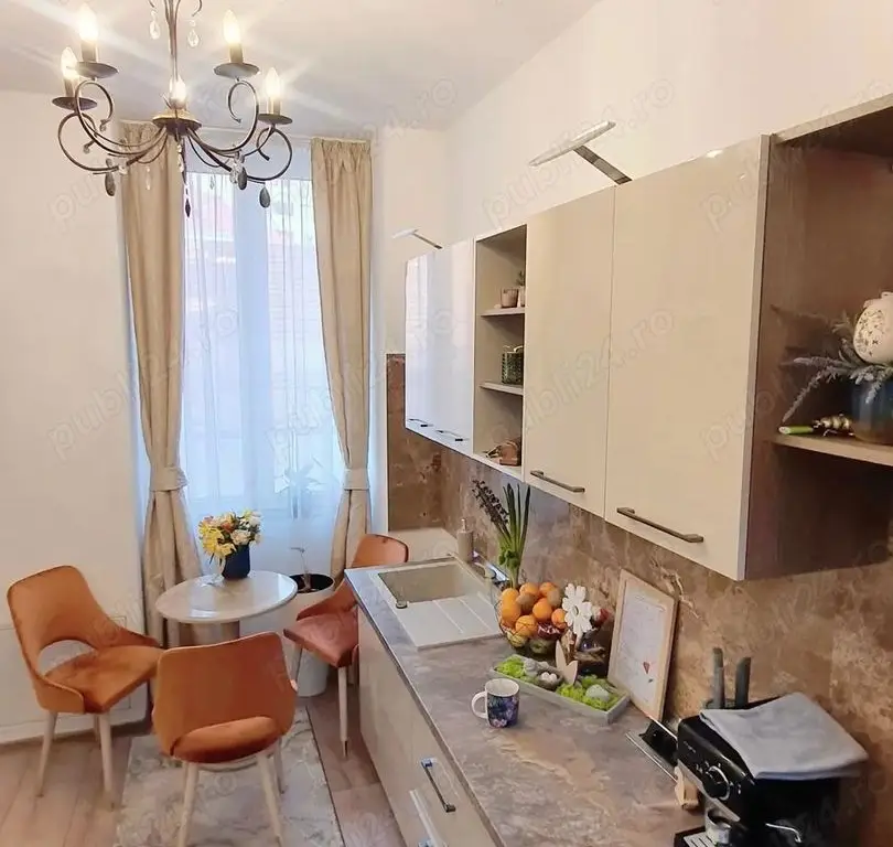 BRASADAS vinde ap 4 cam 130 mp in cladire istorica.