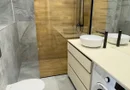 Inchiriez ap 3 camere, mobil utilat modern, loc parcare- 800 euro/luna