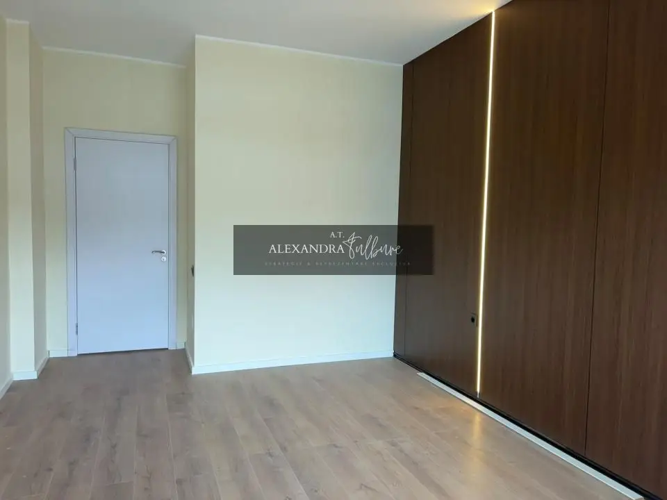 Apartament 2 camere, terasa, etaj intermediar, garaj, Eroilor
