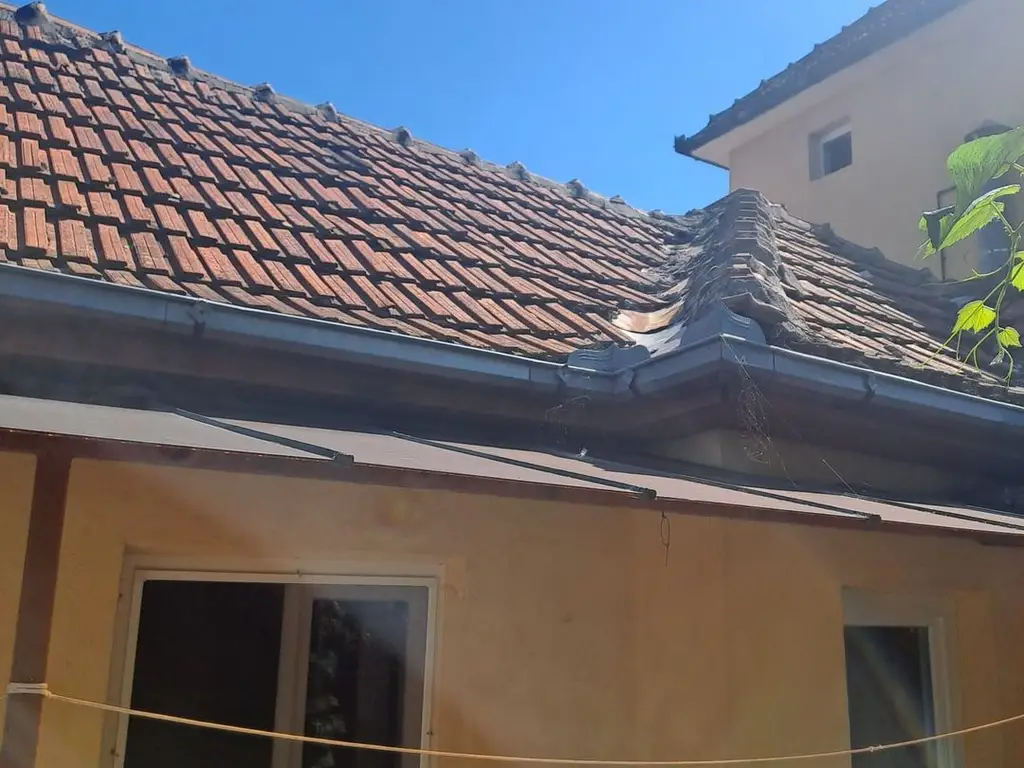 BRASADAS vinde prin REPREZENTARE EXCLUSIVA casa 8 cam 450mp.