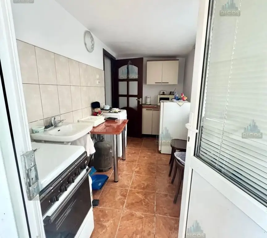Casa de vanzare