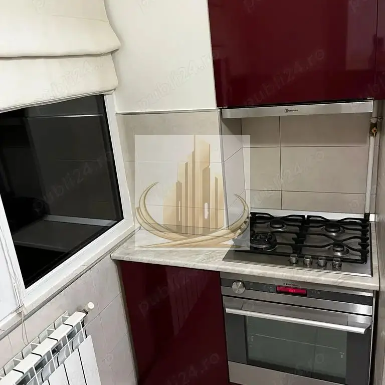 Apartament 3 camere, decomandat, zona Lunei
