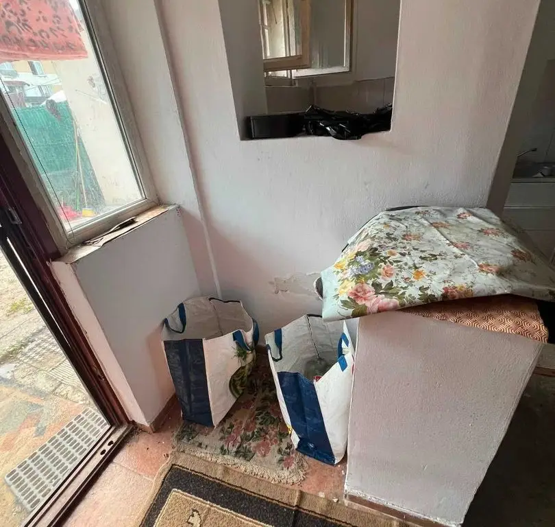 BRASADAS vinde garsoniera pe Ostrovului 25mp la parter.