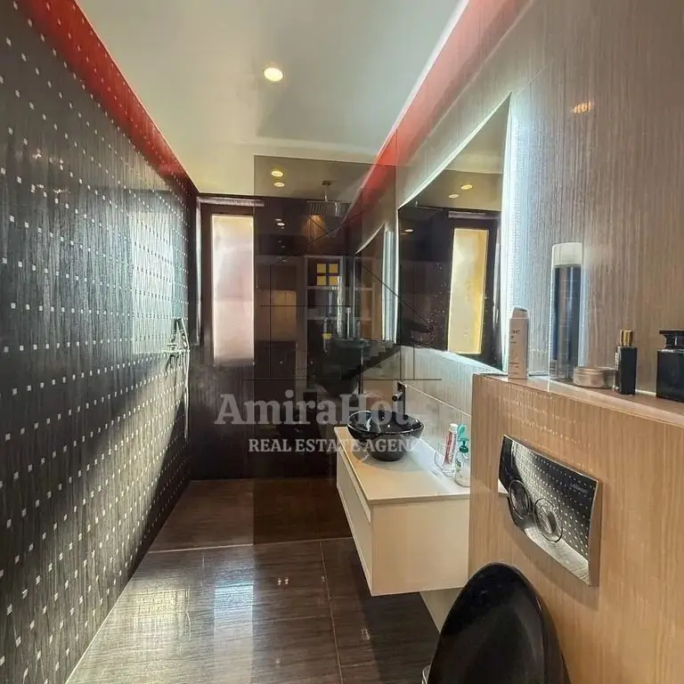 Apartament 3 camere tip Penthouse, 80 mp, 30 mp terasa, boxa, 2 parcari, Marasti