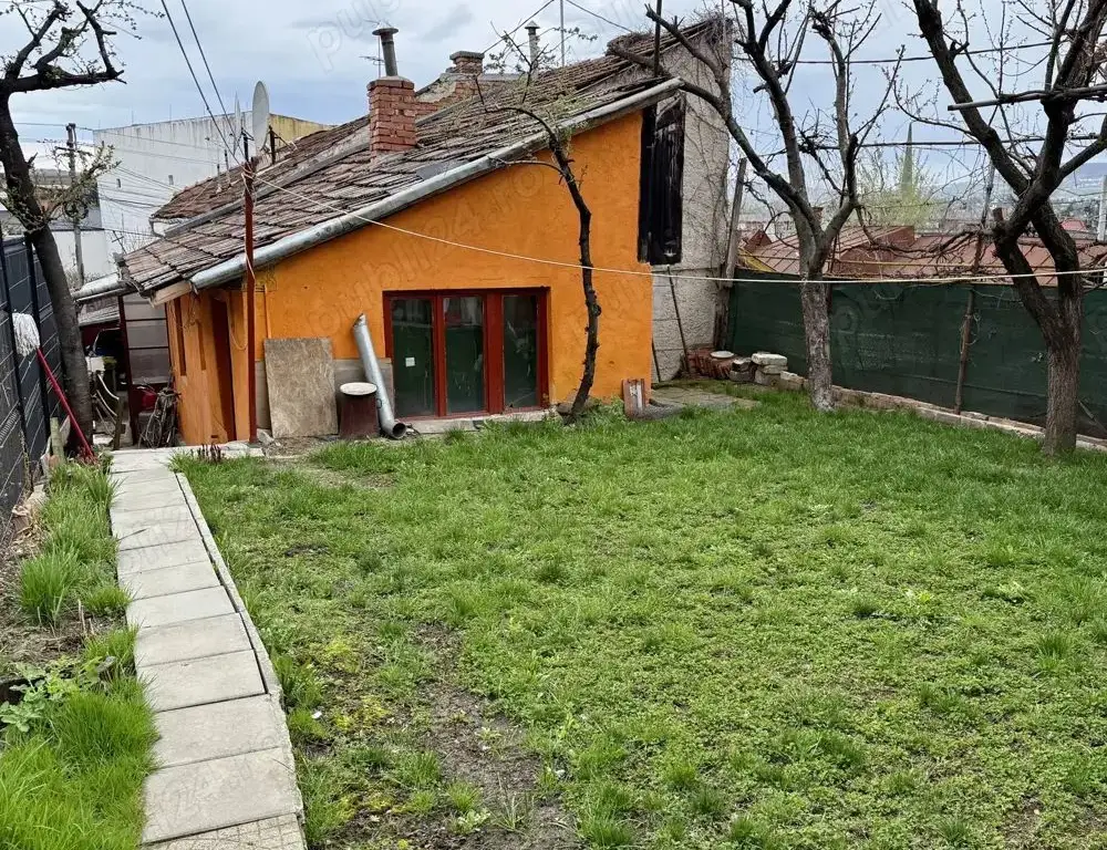 BRASADAS vinde casa tip PARTER teren 311mp in zonă centrală.
