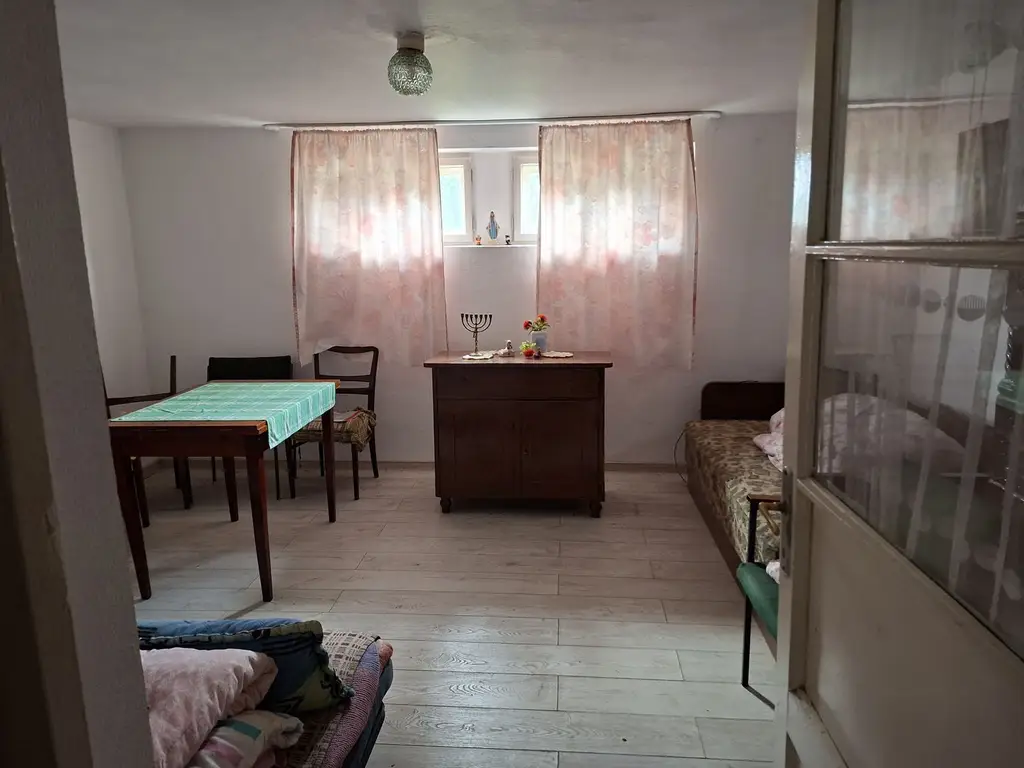 BRASADAS vinde casa individuala 8 cam 8.6a zona Baritiu.