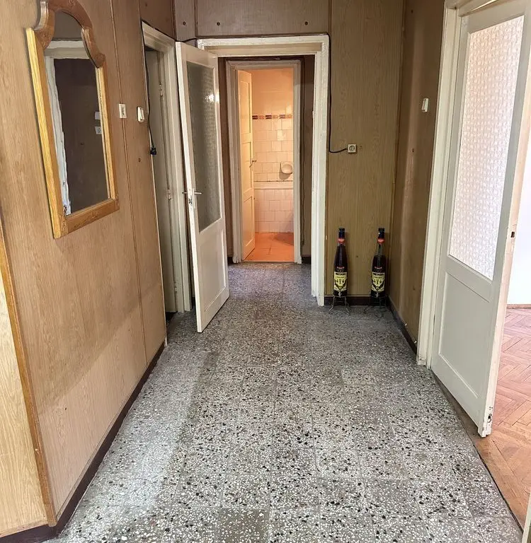 BRASADAS vinde ap 5 cam CARAMIDA etaj 1 zona Lic. ECONOMIC.