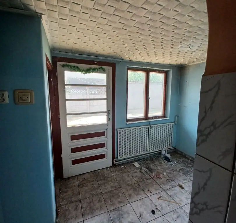 Casă, 500 mp, Muntele Găina. 600 E/lună (neg). Comision 0.