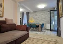 Casă modernă de vânzare, curte, 6 camere, parcare, Zona Vivo, Florești