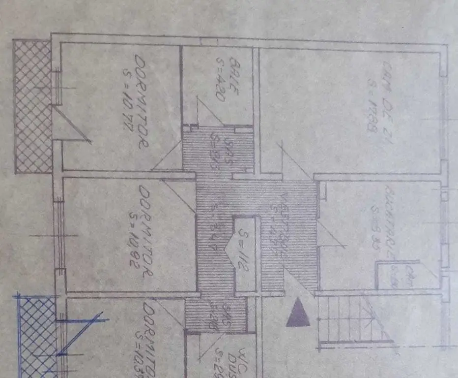 Vand Apartament 4 camere decomandate,an 1979 etajul4/4 sect.4 Buc.