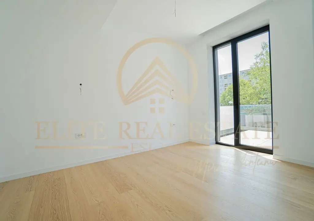 Stațiunea Mamaia - Vânzare apartament cu 2 camere cu terasa, primul rând la mare