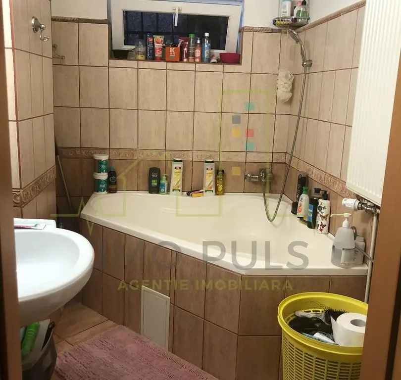 Zona Aradului. Mobilat si utilat. Centrala proprie.