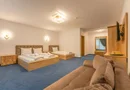 Pensiune Râșnov, 13 camere plus locuință proprietar, zonă Cetate