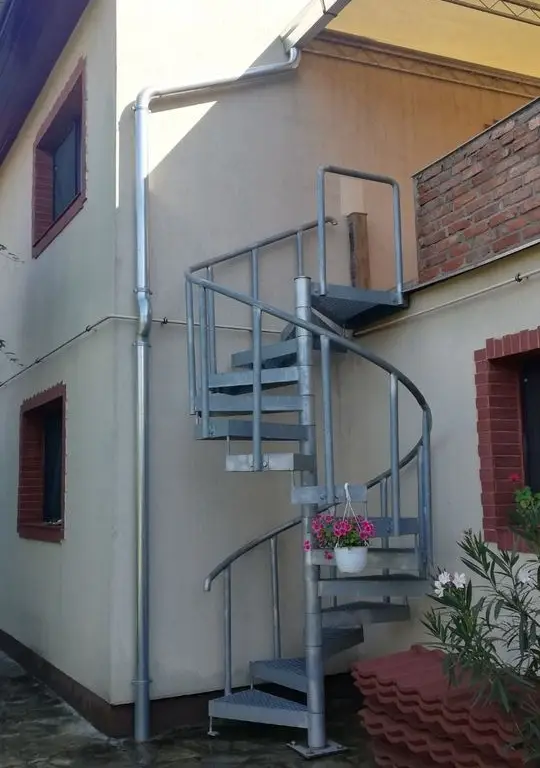 BRASADAS vinde casa individuala in zona Aurel Vlaicu.