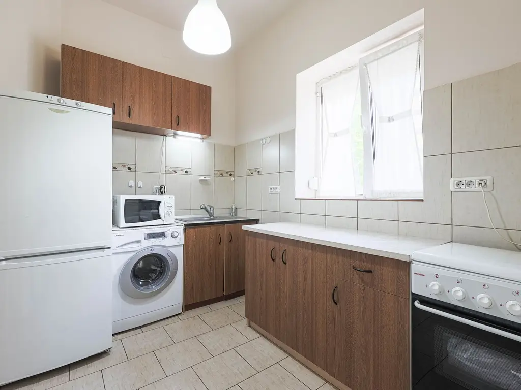 VÂNDUT! Apartament cu o cameră, Piața Catedralei, Arad.