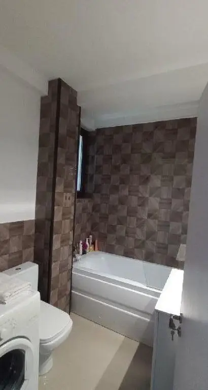 Apartament 2 cam. 45 mp utili et. 4/5 An 2017 Mamaia nord aproape de plaja