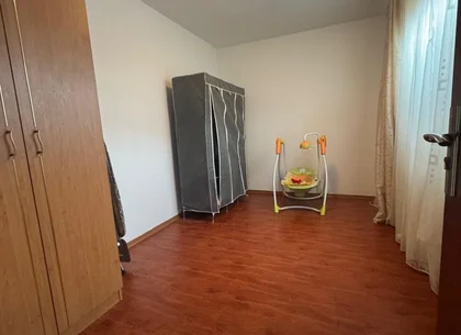 Casă de vânzare pe strada Sabarului