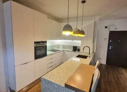 Apartament 6 camere, gradina privata