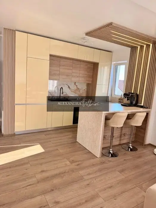 Apartament de vanzare cu 3 camere, 2 bai, balcon, garaj