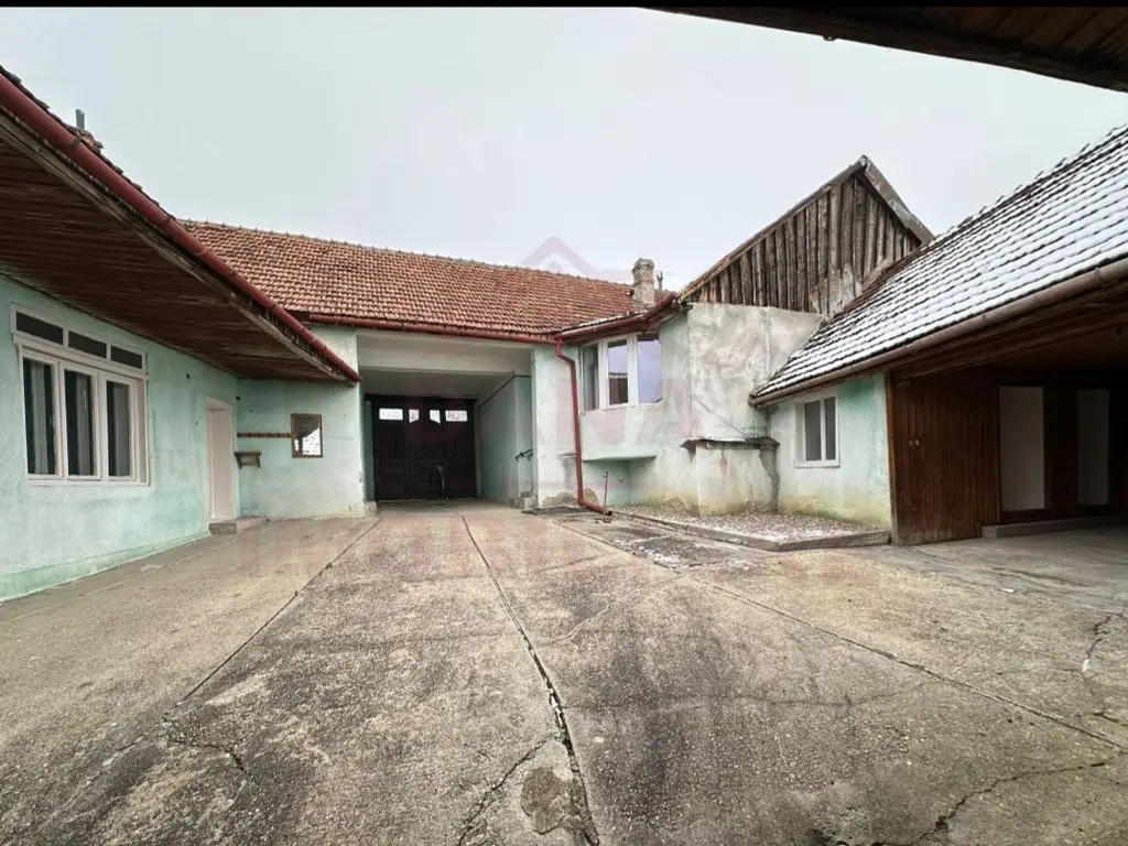 CASĂ DE VÎNZARE ÎN ILOVA\7 CAMERE, JUD.CARAȘ-SEVERIN