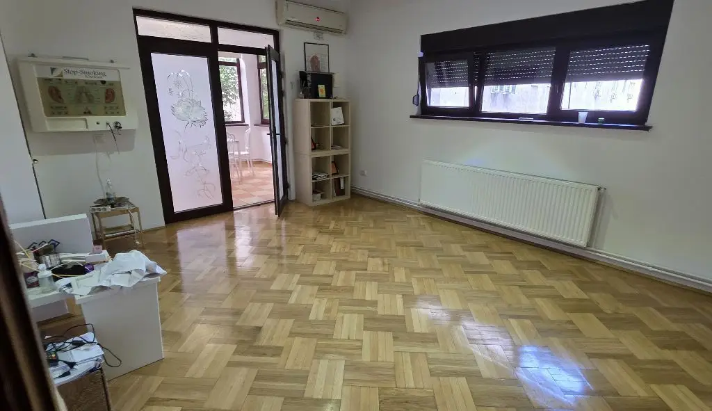 Dacia apartament 4 camere nemobilate de inchiriat