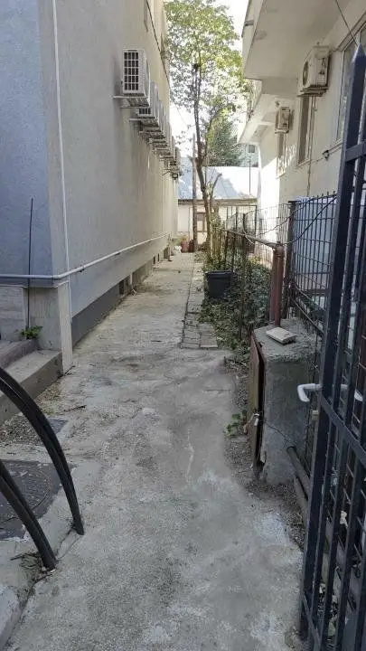 Teren 293 mp si casa 94 mp, doar acces pietonal