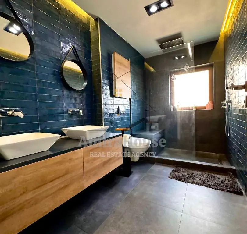 Apartament 3 camere, 107 mp, finisat, parcare, cartierul Europa