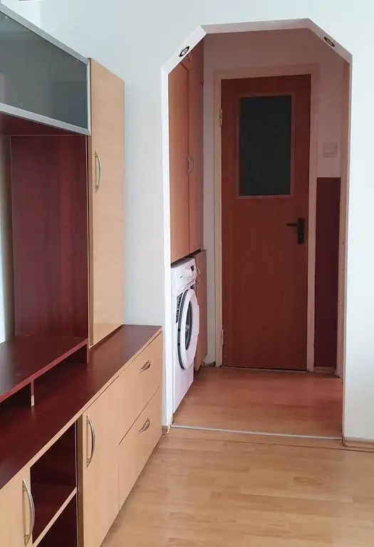 Apartament 3 camere de inchiriat Florilor