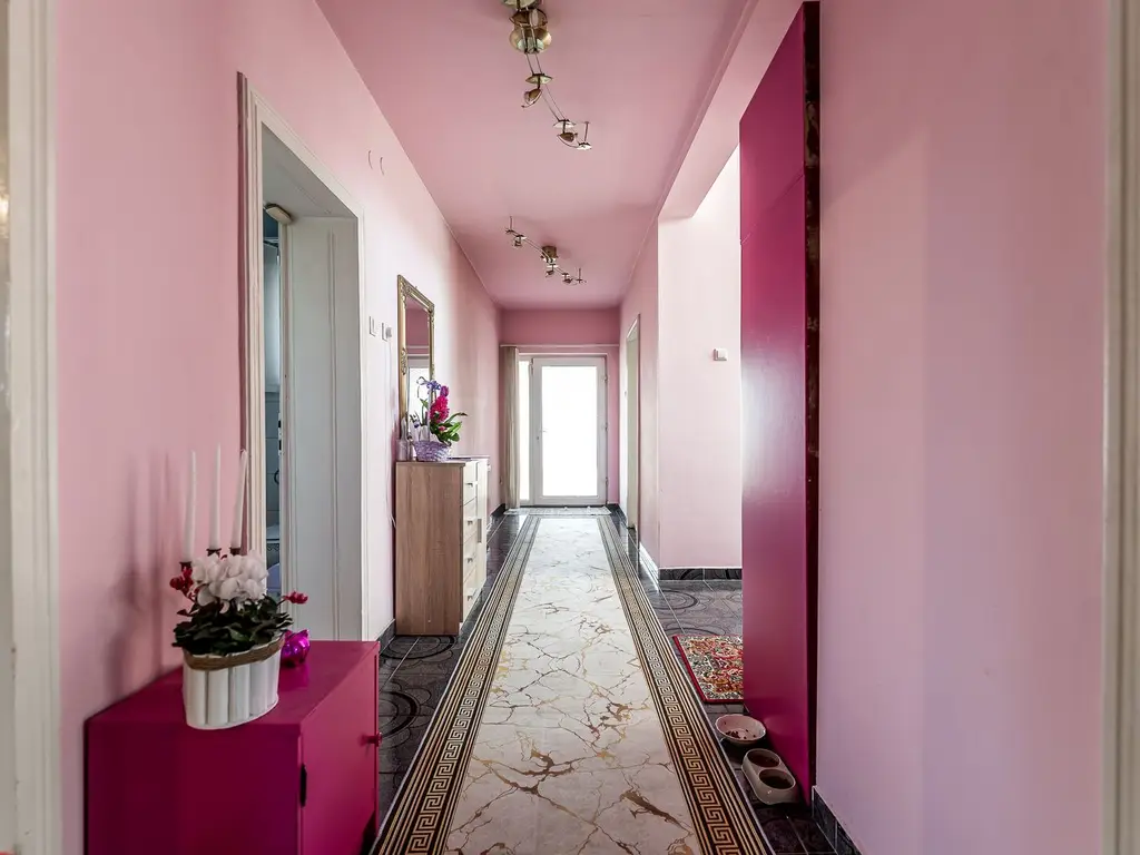 Casă spațioasă în mijlocul orasului, Str. Constantin Brâncuși