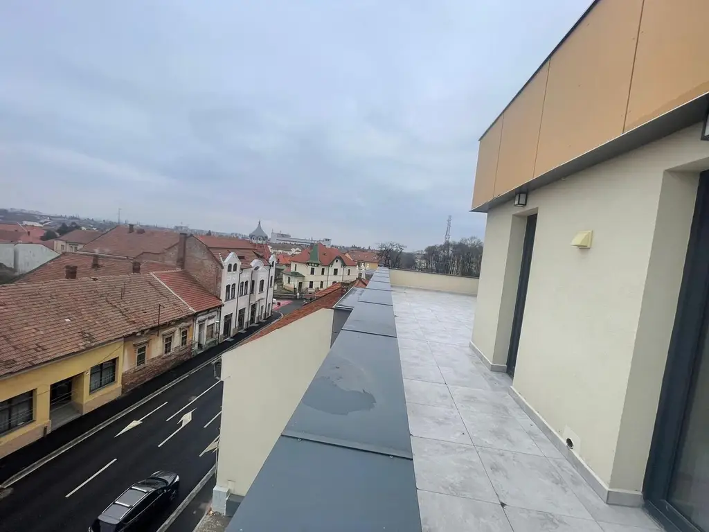 PENTHOUSE ULTRACENTRAL TRIPLA ORIENTARE 243 MP-PRET 278.000 EURO+TVA