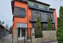 Casa individuala. Mobilata si utilata. Dispune de toate utilitatile.