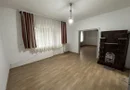 BRASADAS vinde PARTERUL unei case in zona Botizului.