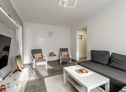 Apartament la etajul 3 cu 2 camere la cheie in zona Romanilor