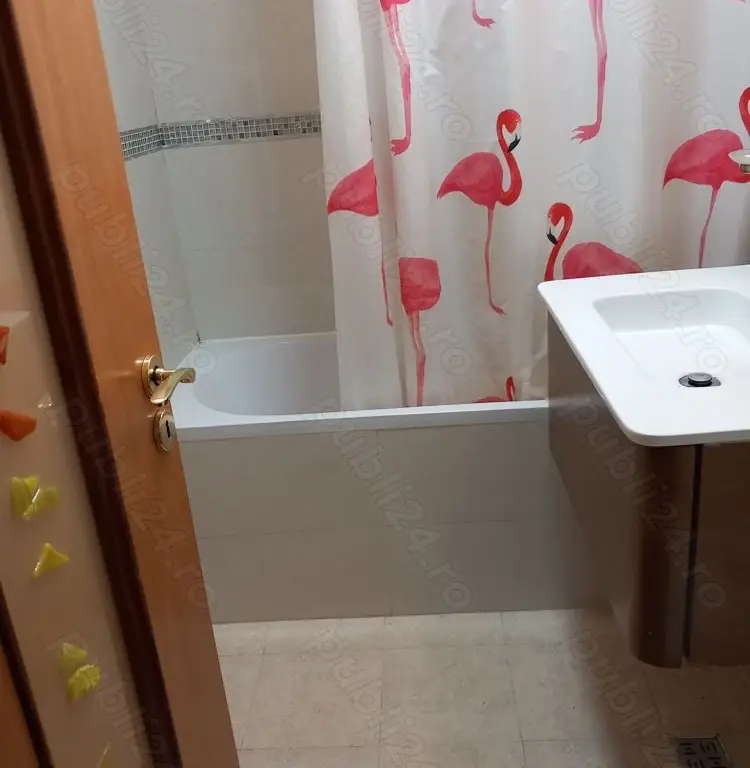Vand apartament 3 camere
