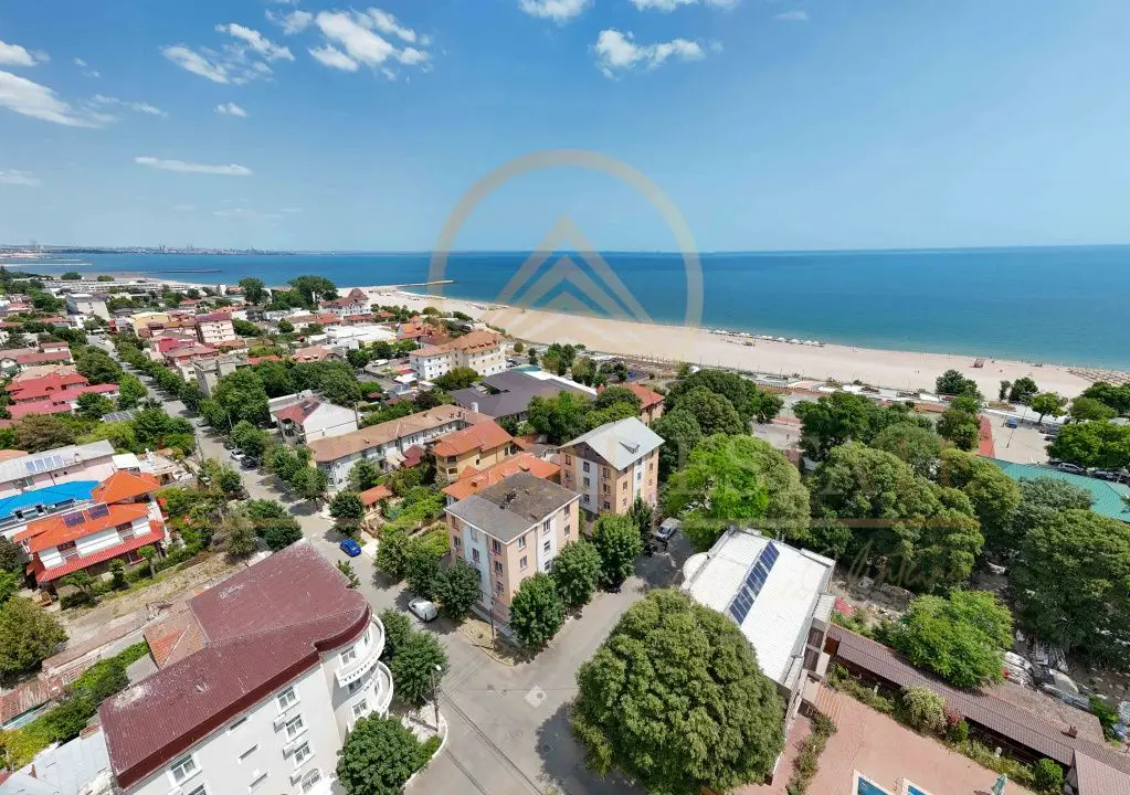 Hotel de vânzare în centrul stațiunii Eforie Sud