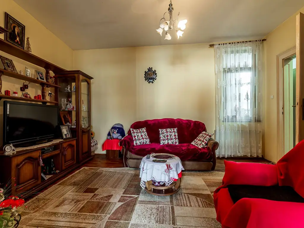 Apartament cu 3 Camere la Casă pe Strada I.L. Caragiale, Arad