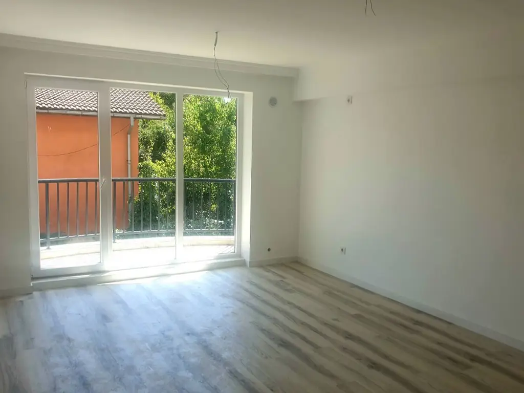 Garsonieră spațioasă luminoasă și plină de potențial în inima Piperei
