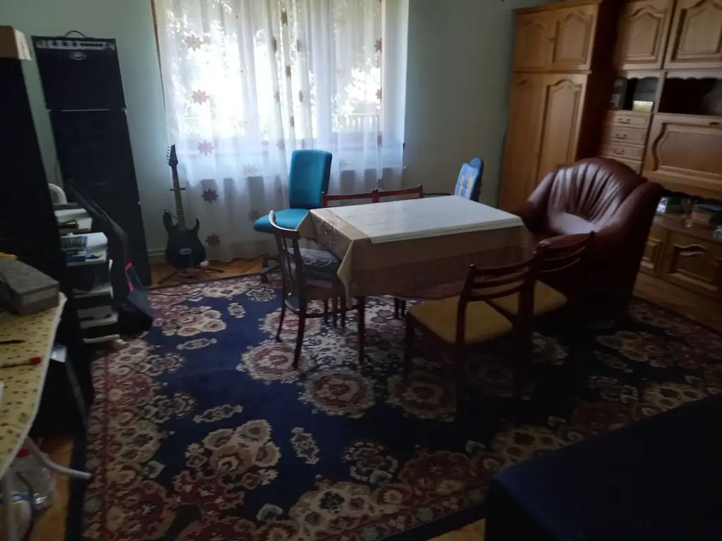 BRASADAS vinde casa in zona TITULESCU cu 5 camere si teren 350mp