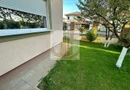 Casă premium cu panouri solare, stație EV, anexă locuibilă și grădină