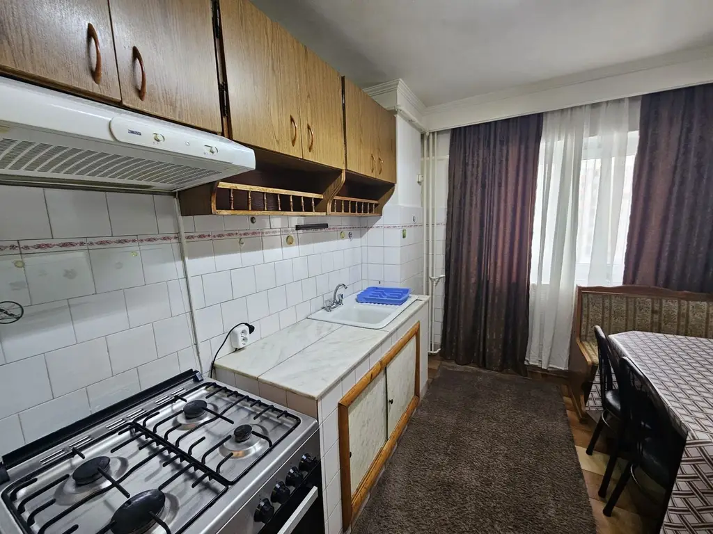 Apartament 2 camere, decomandat, Fratii Golesti