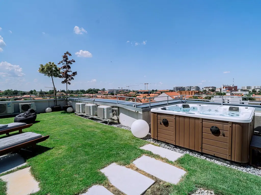 Penthouse 4 camere, ultracentral, Oradea. 800 000 E. Comision 0